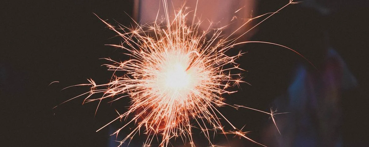 sparkler-1842258 1280